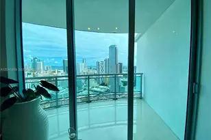 350 S Miami Ave, Miami, FL 33130 - Photo 9