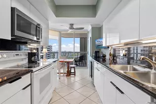 21205 Yacht Club Dr, Aventura, FL 33180 - Photo 15