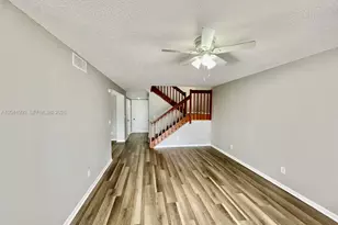 11894 SW 12th Pl, Davie, FL 33325 - Photo 21