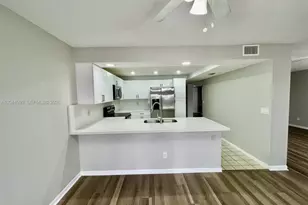 11894 SW 12th Pl, Davie, FL 33325 - Photo 15