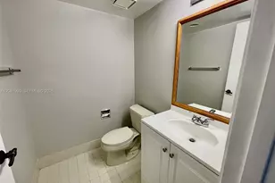 11894 SW 12th Pl, Davie, FL 33325 - Photo 5