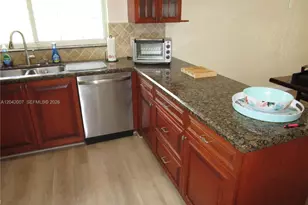 11130 NW 38th St, Coral Springs, FL 33065 - Photo 9