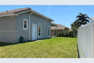 2172 NW 139th Ter, Pembroke Pines, FL 33028 - Photo 7