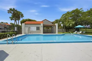 10327 NW 9th St Cir, Miami, FL 33172 - Photo 31