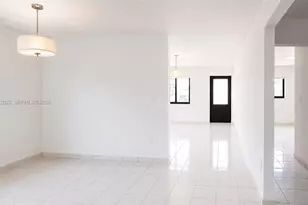 509 NW 57th Ct, Miami, FL 33126 - Photo 9