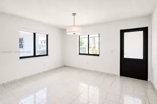 509 NW 57th Ct, Miami, FL 33126 - Photo 7