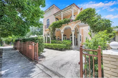30 NE 44th St, Miami, FL 33137 - Photo 1