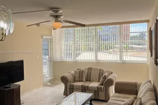 1351 NE Miami Gardens Dr, Miami, FL 33179 - Photo 9