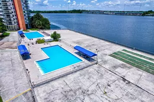 1351 NE Miami Gardens Dr, Miami, FL 33179 - Photo 25