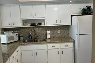 1351 NE Miami Gardens Dr, Miami, FL 33179 - Photo 1