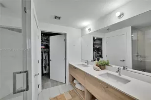 16385 Biscayne Blvd, North Miami Beach, FL 33160 - Photo 23