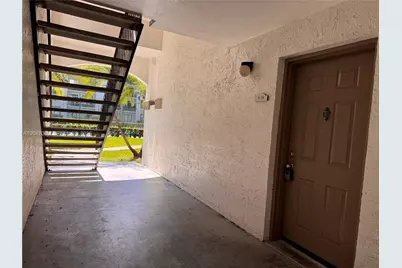 550 S Park Rd #18-8, Hollywood, FL 33021 - Photo 3