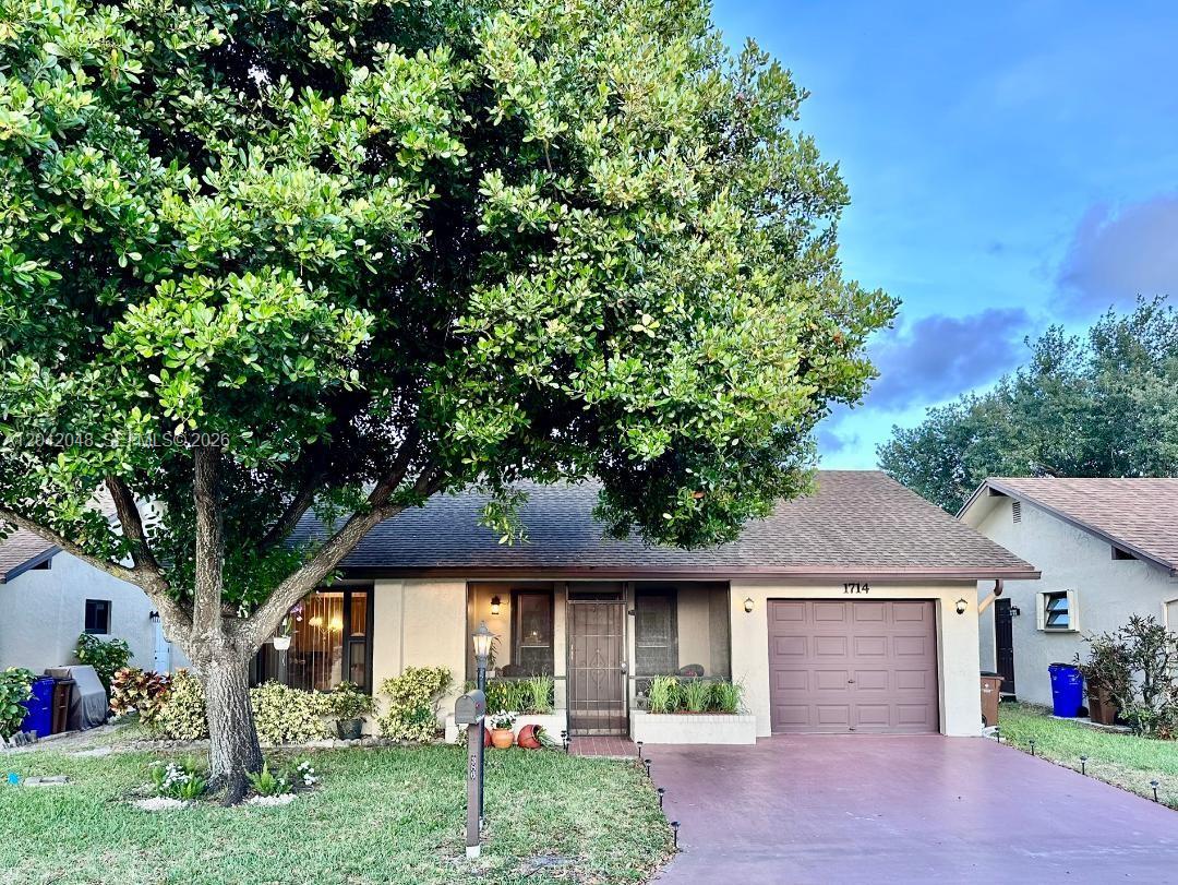 1714 SW 20th Terrace main architectural view
