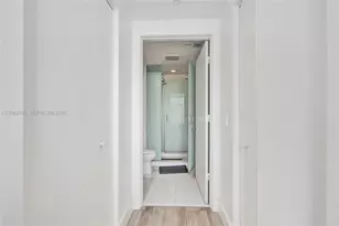 121 NE 34th St, Miami, FL 33137 - Photo 35