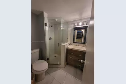 900 Colony Point Cir #107, Pembroke Pines, FL 33026 - Photo 9