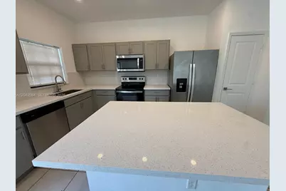669 SW 11th St, Florida City, FL 33034 - Photo 11