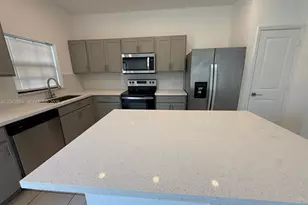 669 SW 11th St, Florida City, FL 33034 - Photo 11
