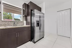 1029 SW 11th Ave, Miami, FL 33130 - Photo 13