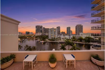 610 W Las Olas Blvd #1912N, Fort Lauderdale, FL 33312 - Photo 3