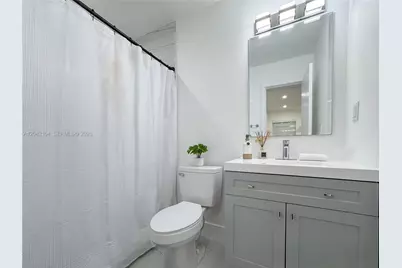 1319 NW 40th St, Miami, FL 33142 - Photo 17