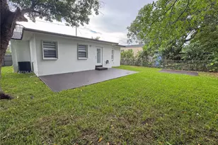 1319 NW 40th St, Miami, FL 33142 - Photo 25