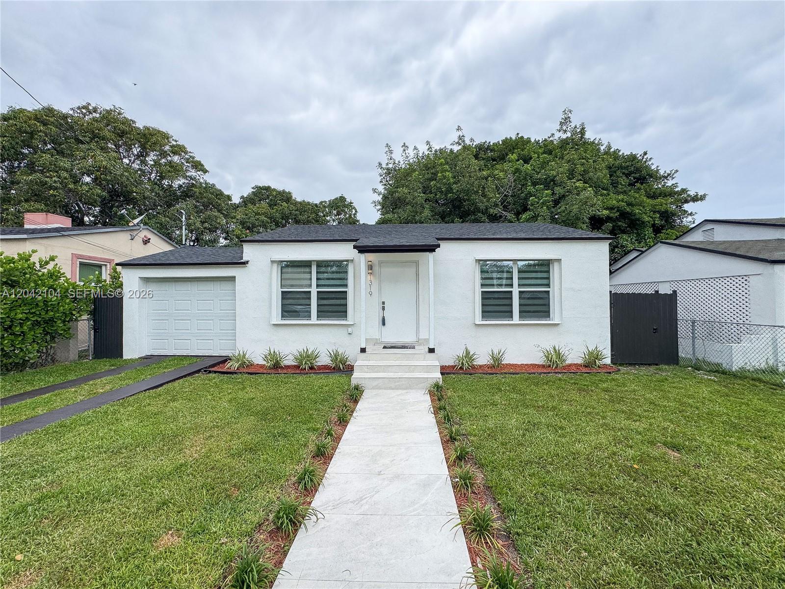 1319 NW 40th St - 1319 NW 40th St, Miami, FL 33142 Luxury Property | Jose Angel Pina