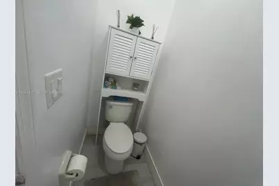 8985 NW 98th Ave, Doral, FL 33178 - Photo 11