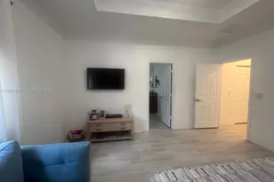 8985 NW 98th Ave, Doral, FL 33178 - Photo 23