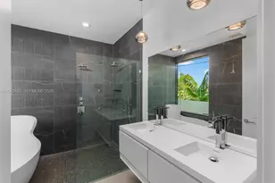 41 NE 24th St, Wilton Manors, FL 33305 - Photo 13