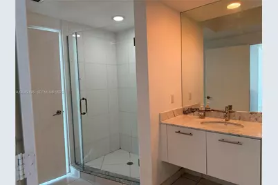 55 SE 6th St #3900, Miami, FL 33131 - Photo 9
