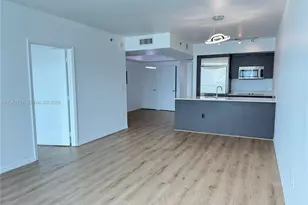 55 SE 6th St, Miami, FL 33131 - Photo 3
