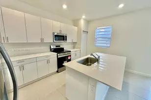 114 SW 184th Pl, Pembroke Pines, FL 33029 - Photo 5