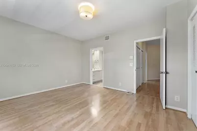 1552 Barcelona Way #6-19, Weston, FL 33327 - Photo 21