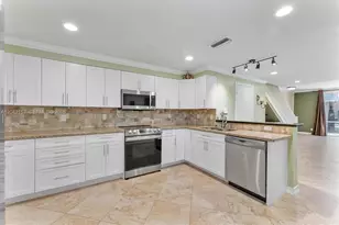1552 Barcelona Way, Weston, FL 33327 - Photo 7