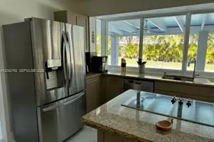 13461 SW 98th Pl, Miami, FL 33176 - Photo 9