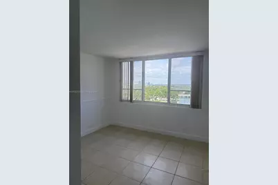5005 Collins Ave #1104, Miami Beach, FL 33140 - Photo 7