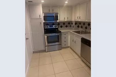 5005 Collins Ave #1104, Miami Beach, FL 33140 - Photo 5