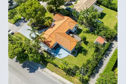10690 NE 11th Ct, Miami Shores, FL 33138 - Photo 45