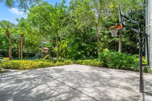 2645 S Bayshore Dr, Miami, FL 33133 - Photo 37