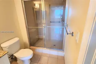 19501 W Country Club Dr, Aventura, FL 33180 - Photo 17