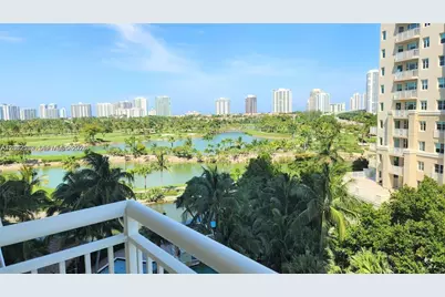 19501 W Country Club Dr #704, Aventura, FL 33180 - Photo 7