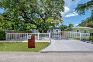 2750 NW 170th St, Miami Gardens, FL 33056 - Photo 3
