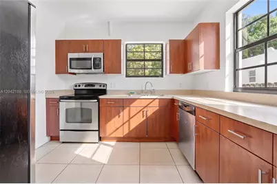 322 SW 18th Road, Miami, FL 33129 - Photo 7