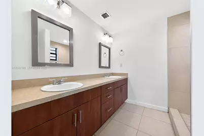 322 SW 18th Road, Miami, FL 33129 - Photo 9