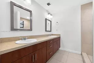 322 SW 18th Rd, Miami, FL 33129 - Photo 9