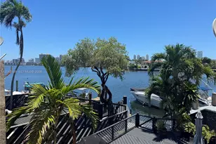 2795 NE 164th St, North Miami Beach, FL 33160 - Photo 3