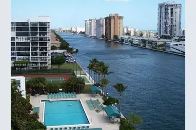 800 Parkview Dr #1018, Hallandale Beach, FL 33009 - Photo 3