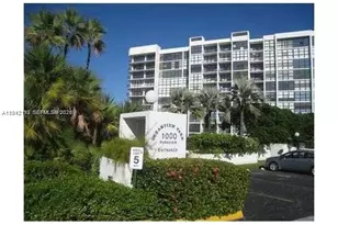 800 Parkview Dr, Hallandale Beach, FL 33009 - Photo 7