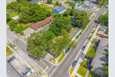 605 NW 65th St, Miami, FL 33150 - Photo 9