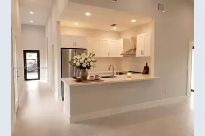313 NE 169th St, North Miami Beach, FL 33162 - Photo 3